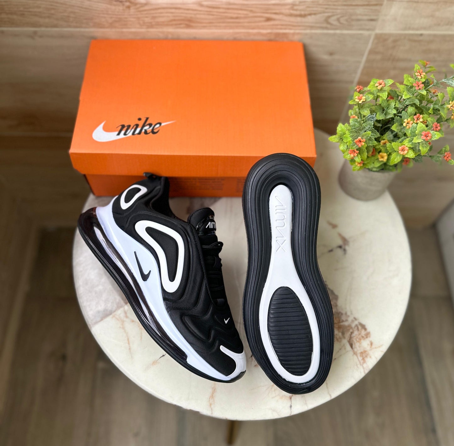 Nike Airmax 720 Oreo