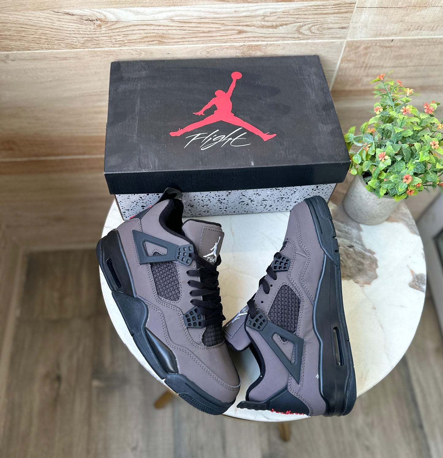 Jordan Retro 4 Taupe Haze Travis scott