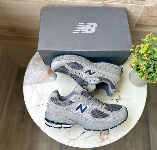 NEW BALANCE 2002R GREY MAGNET